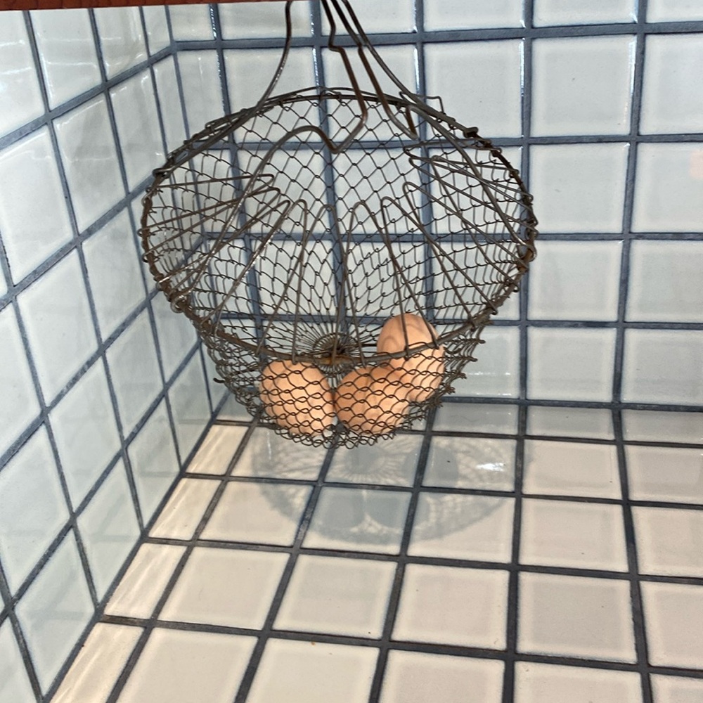 French wire salad, egg basket